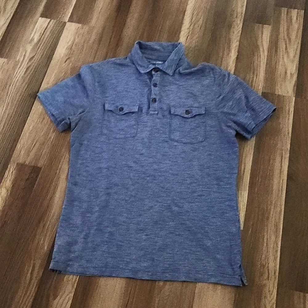 Banana Republic Henley Size Medium Blue Color